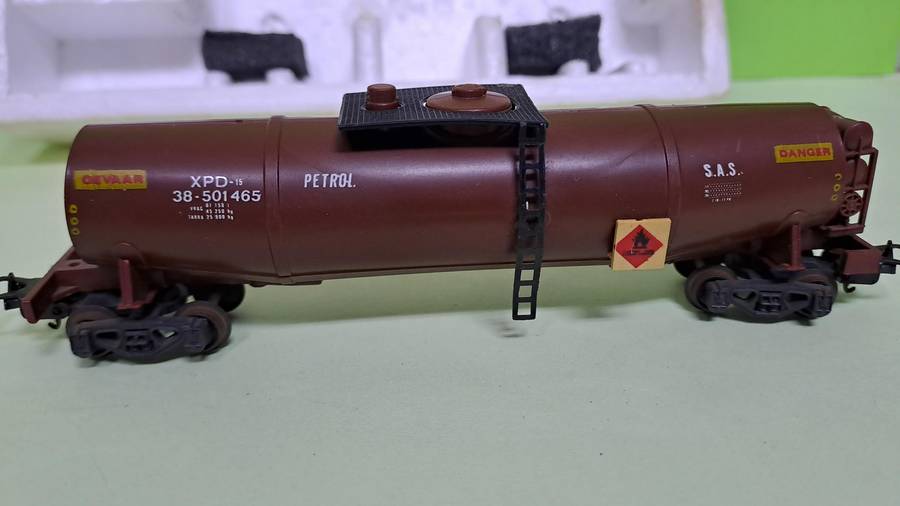 LIMA SAR HO Scale - Petrol Tanker BOXED