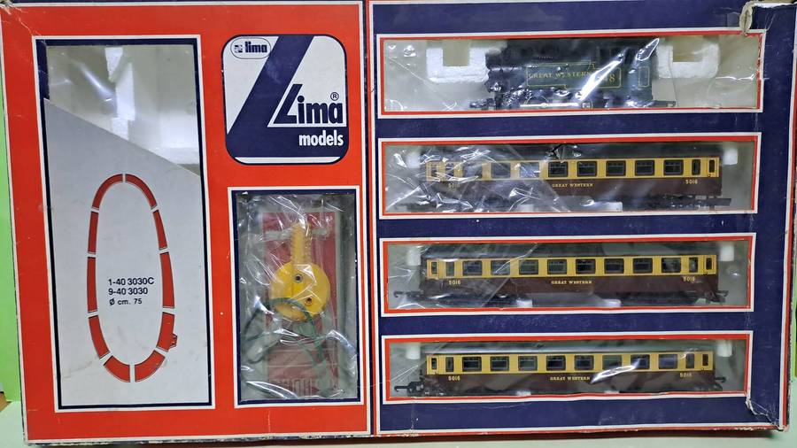LIMA Great Western Train Set (Locomotive with 3 passenger) BOXED