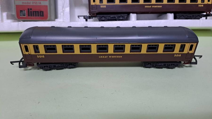 LIMA Great Western Train Set (Locomotive with 3 passenger) BOXED