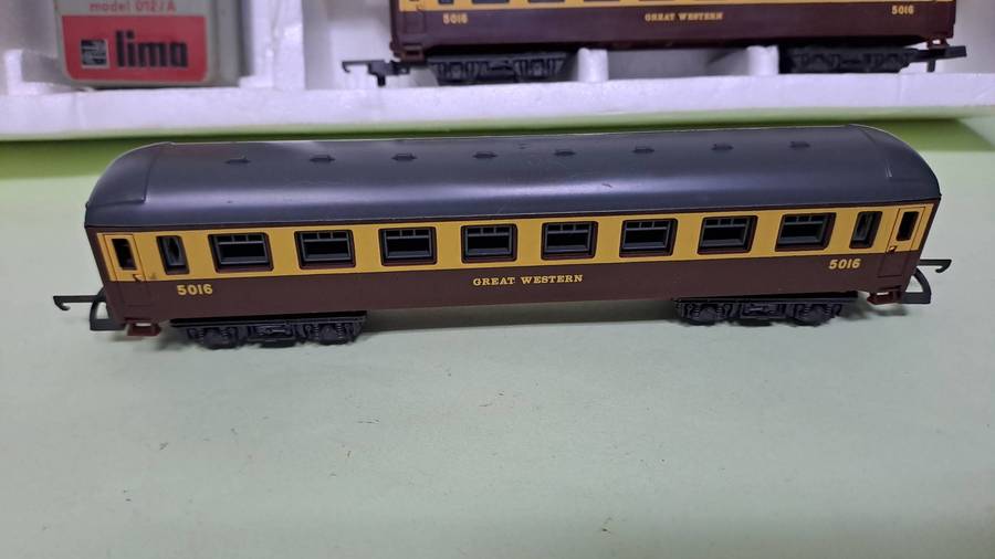 LIMA Great Western Train Set (Locomotive with 3 passenger) BOXED