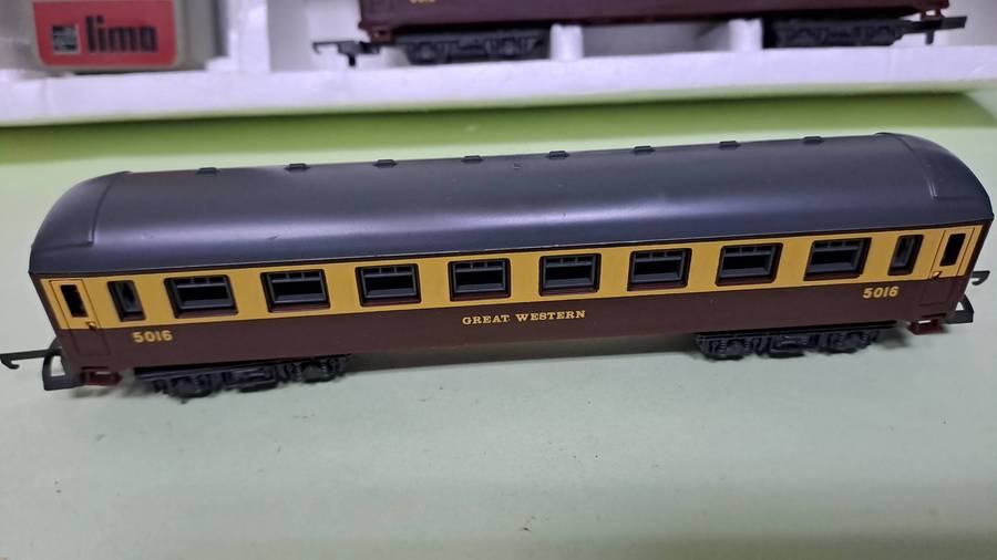 LIMA Great Western Train Set (Locomotive with 3 passenger) BOXED