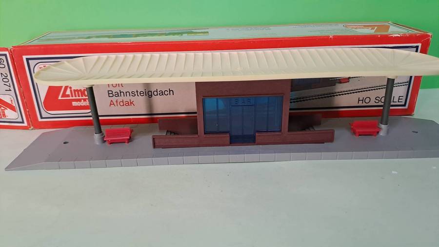 LIMA Station Roof BOXED (NEW old stock)