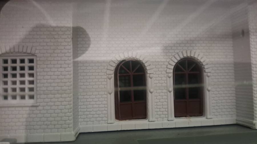 LIMA Station With Bell BOXED Sealed (NEW old stock only one)