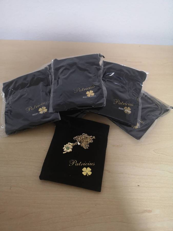 Lot of 100 Necklace!!!