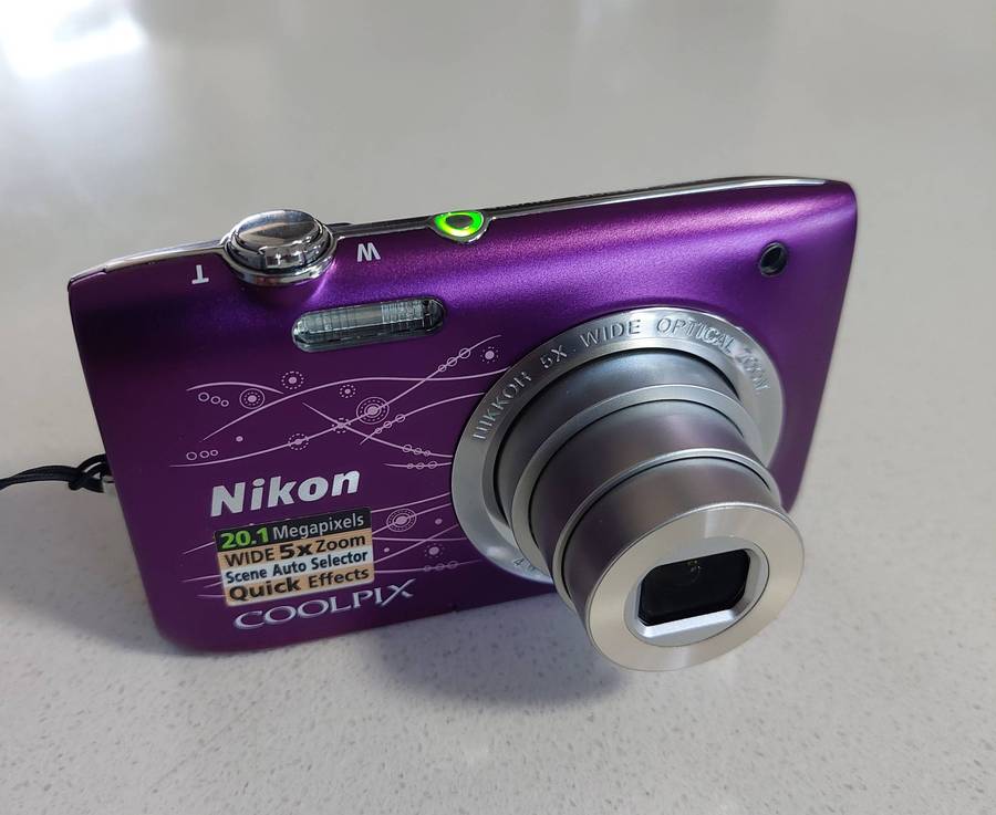 Nikon CoolPix S2800 digital camera