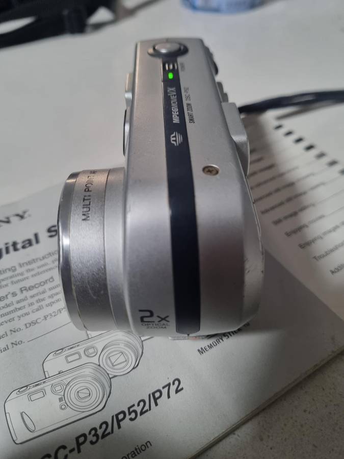Sony Cybershot (DSC-P52) digital camera. In PERFECT working condition.