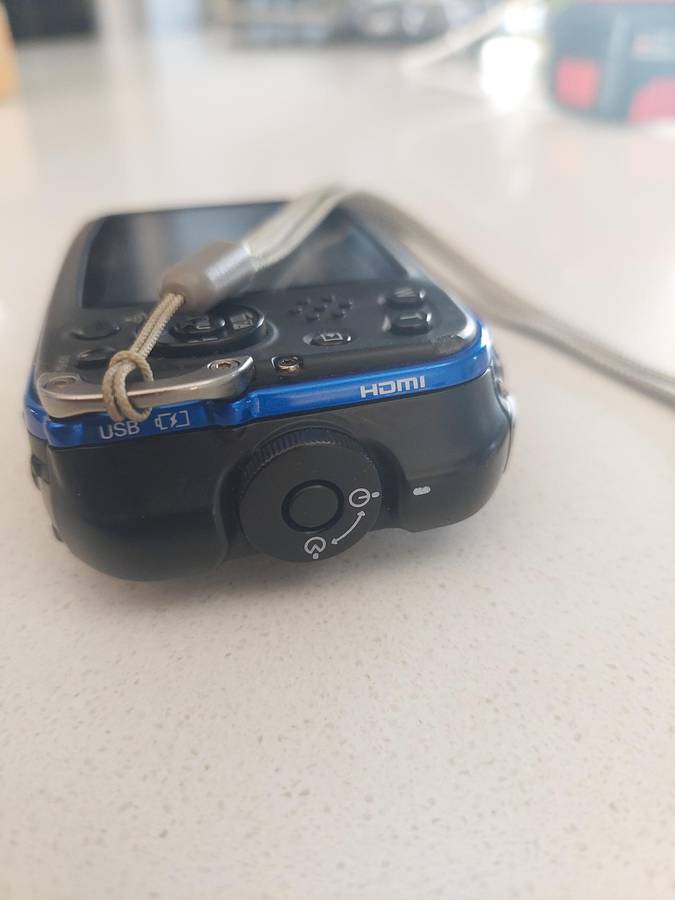 FujiFilm FinePix digital camera XP70 (16 m/pixel, 5 x optical zoom, wifi etc)