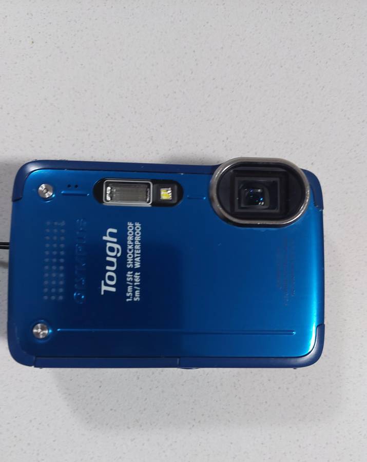 Olympus Tough Digital Camera TG-630 (12 MP, 5x Optical Zoom)