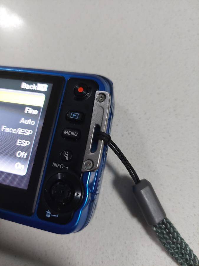 Olympus Tough Digital Camera TG-630 (12 MP, 5x Optical Zoom)