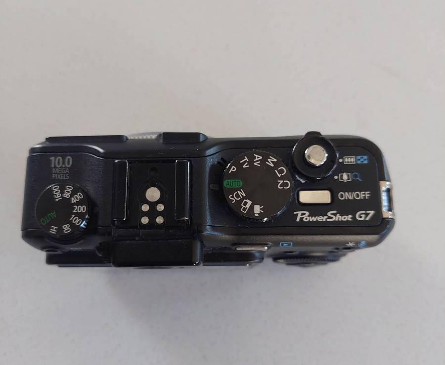 Canon PowerShot G7 digital camera (faulty, not powering on)
