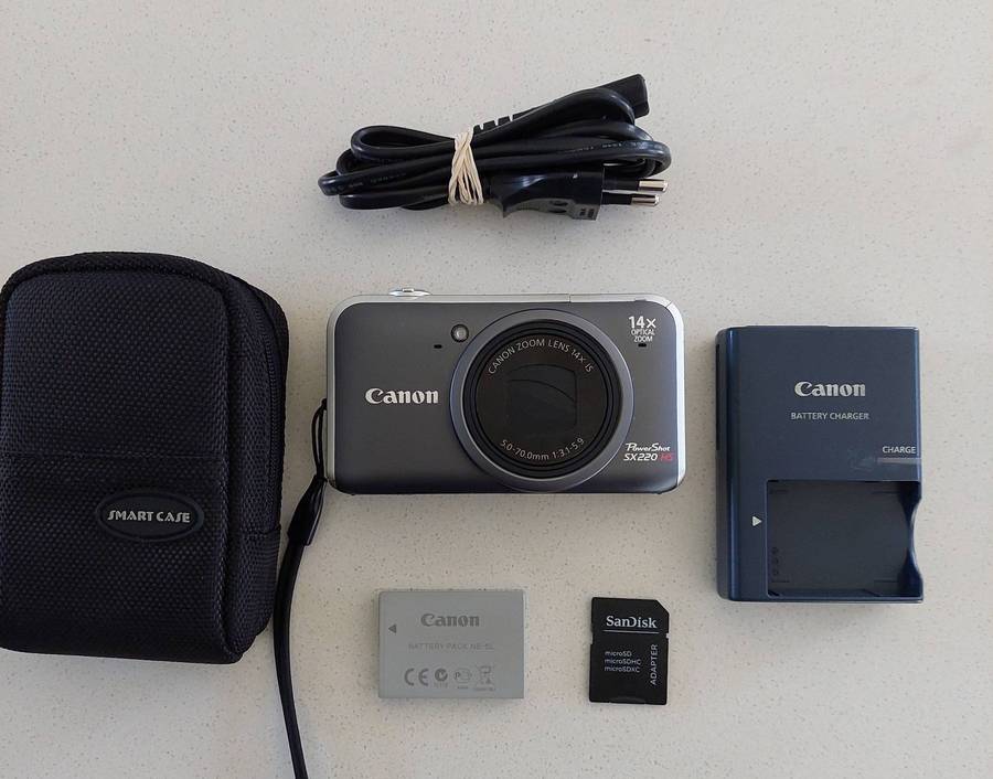 Canon PowerShot digital camera SX220 HS  (12.1 m/pixel, 14 x optical zoom, Full HD video)