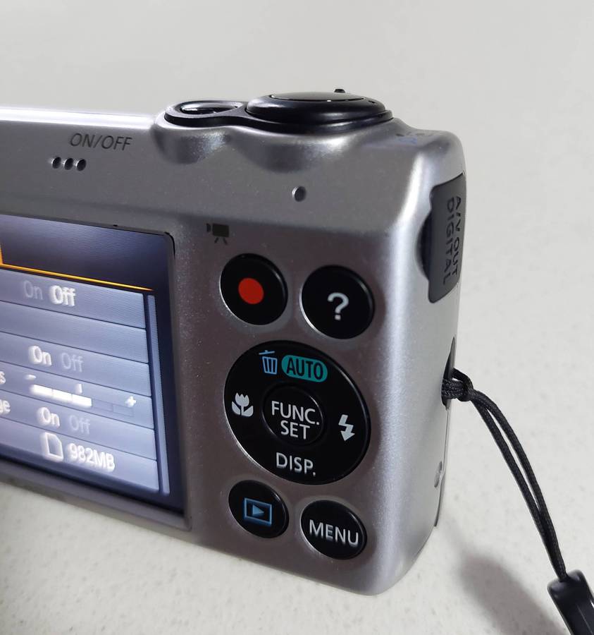 Canon PowerShot digital camera A810 HD (16 m/pixel, 5 x optical zoom, HD video recording)