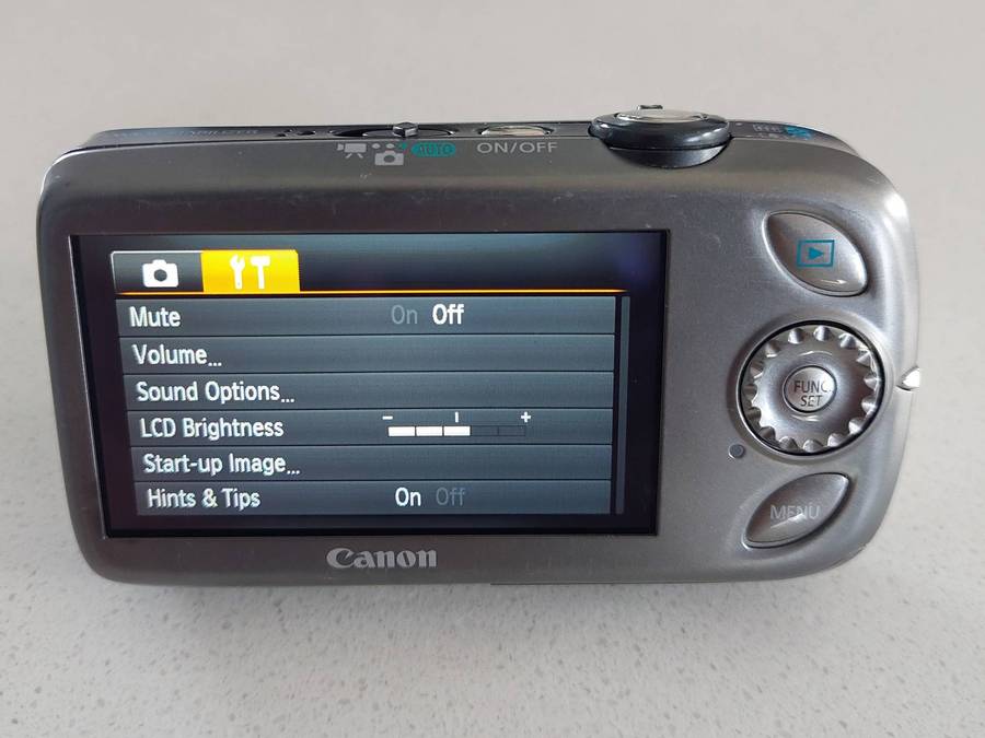 Canon PowerShot digital camera SD960 IS (12.1 m/pixel, 4 x optical zoom, HD video recording)