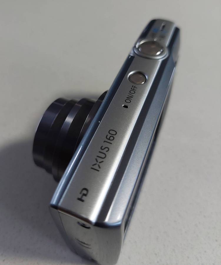 Canon IXUS digital camera 160 IS (20 m/pixel, 8 x optical zoom, HD video recording)