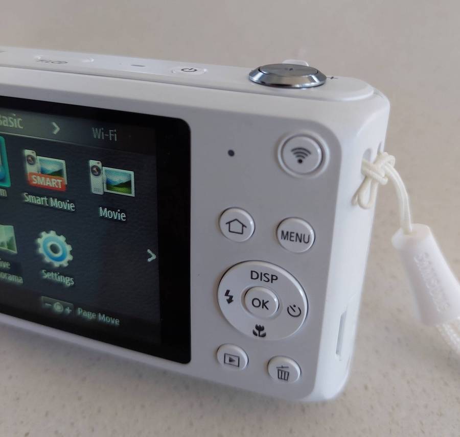 Samsung digital camera DV150F Wi-Fi (16.2 m/pixel, 5 x optical zoom, HD video recording)