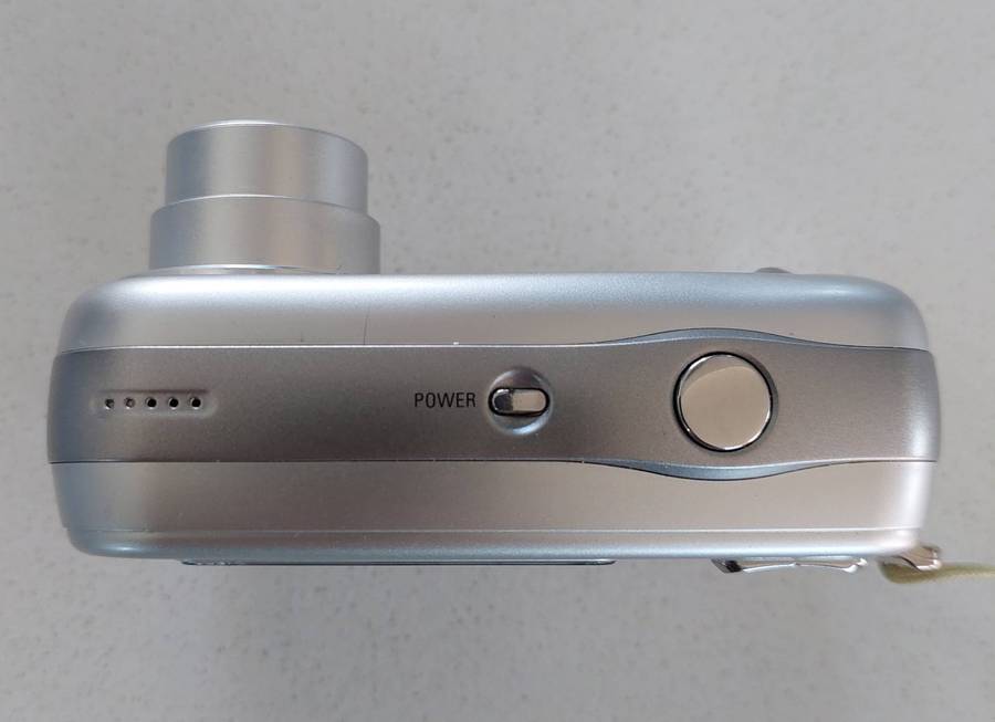 Samsung Digimax digital camera A40 (4.0 m/pixel, 3 x optical zoom, video recording)