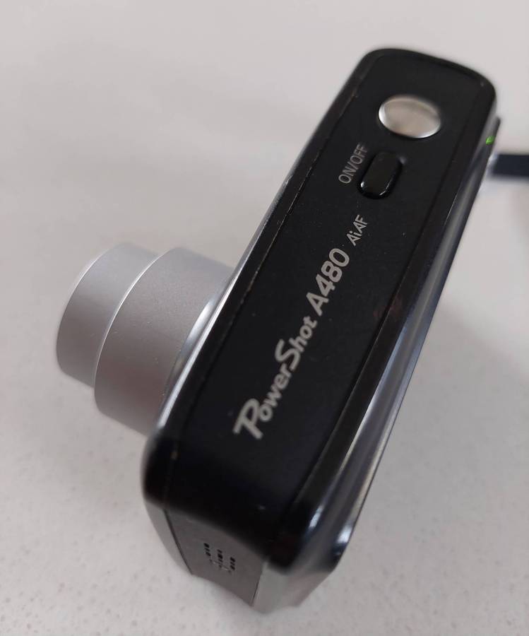 Canon PowerShot digital camera A480 (10 m/pixel, 3.3 x optical zoom, video recording)