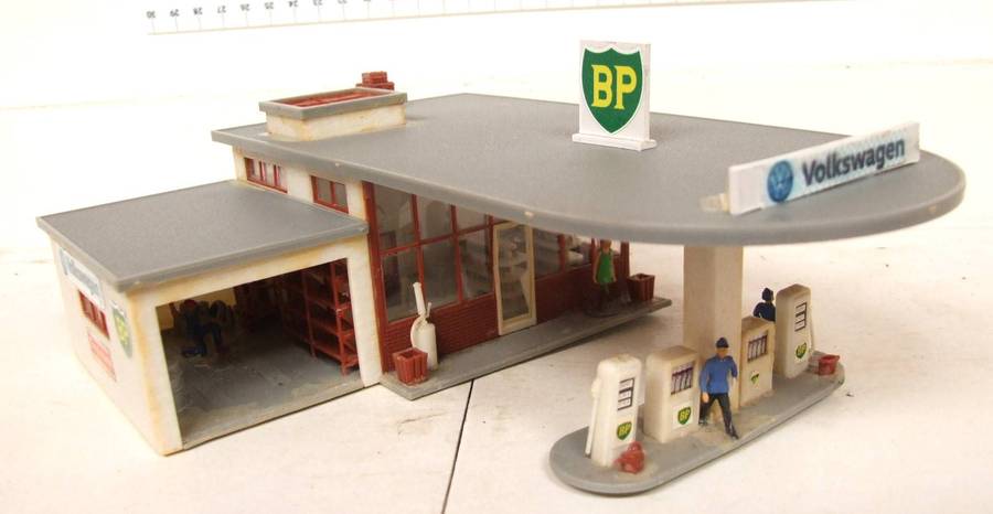 SCENERY HO/OO: On Auction is this VW Service Station Building in Fair Used Condition.