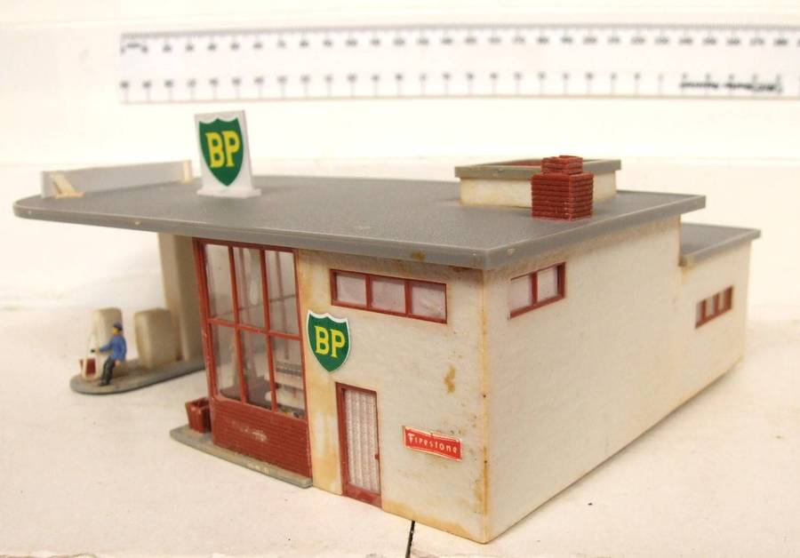 SCENERY HO/OO: On Auction is this VW Service Station Building in Fair Used Condition.