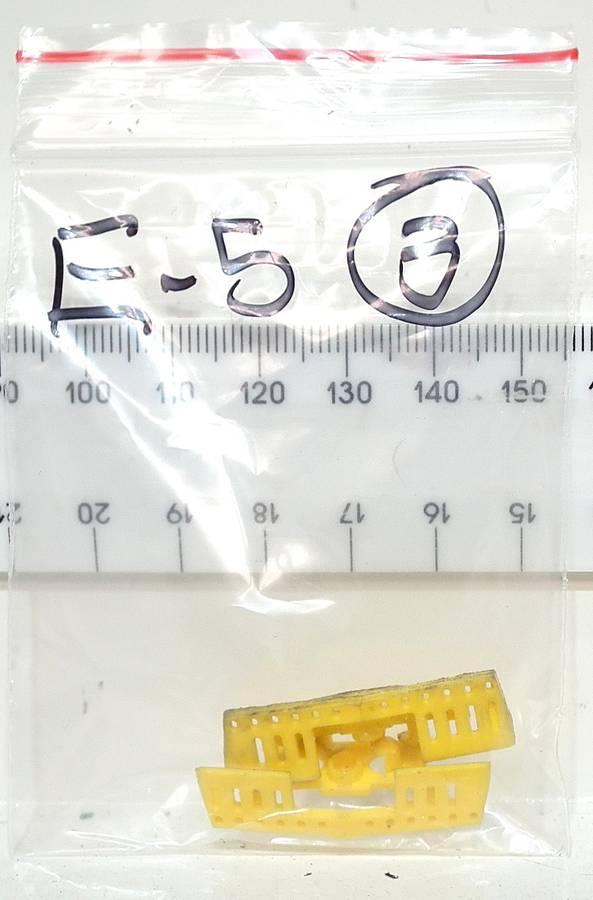 LIMA HO: SAR E5 `Blue Train` Locomotive cowcatchers in Good un-boxed condition for Parts.(Italy)