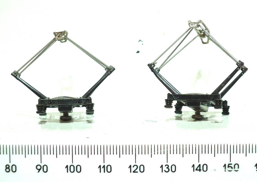 LIMA HO: 1pr SAR E5 Locomotive Pantographs  in Good condition(with Springs) for Parts.(Italy)