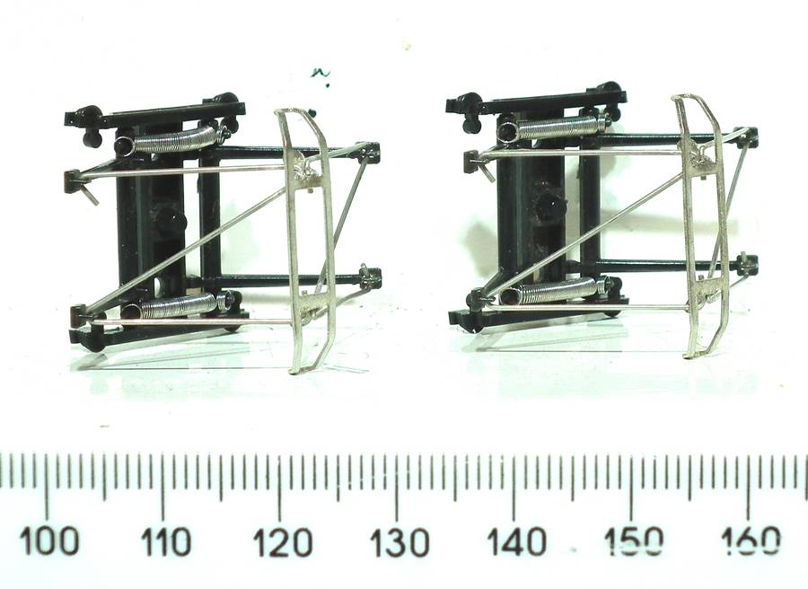 LIMA HO: 1pr SAR E5 Locomotive Pantographs  in Good condition(with Springs) for Parts.(Italy)