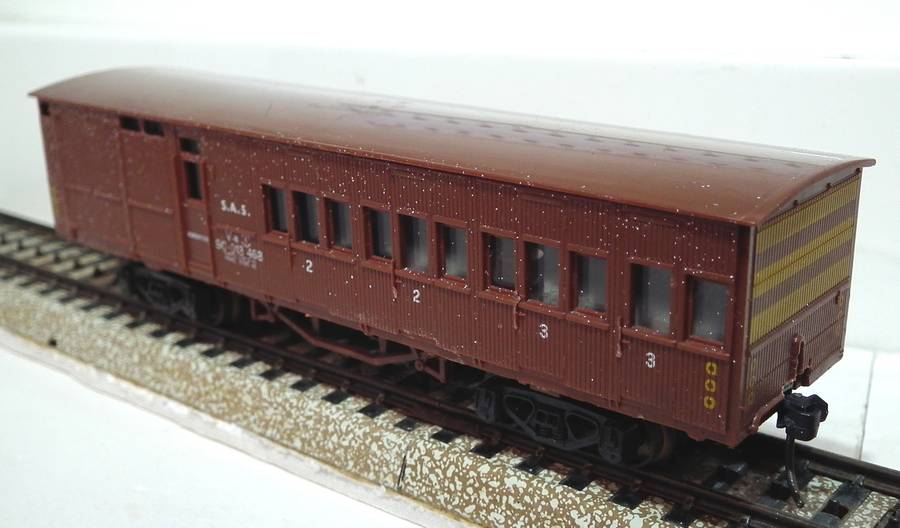 LIMA HO: Old Incomplete V8 Guards Van in Scrap condition for Parts Only