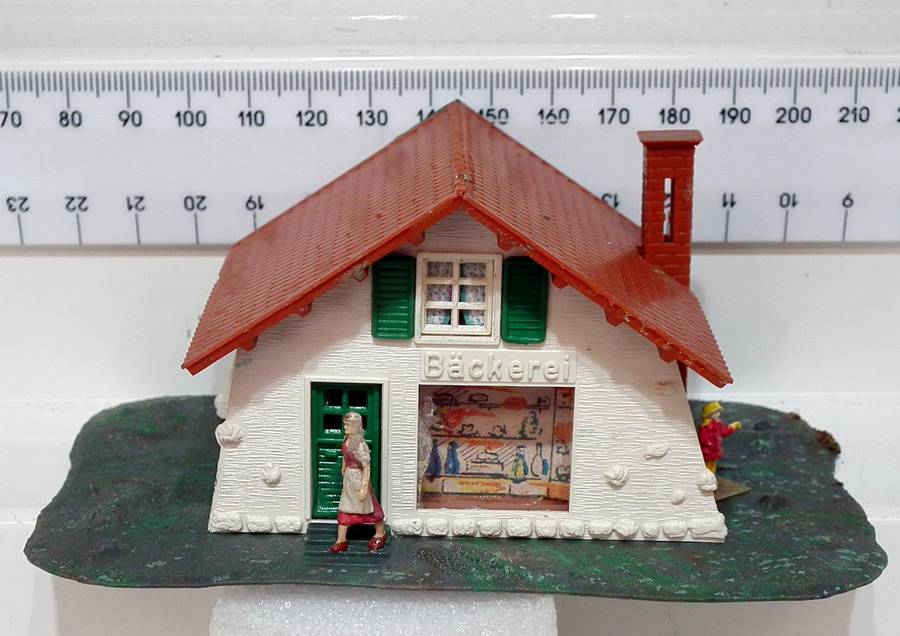POLA HO:  German Plastic Bakery/House in Fair Used Condition.