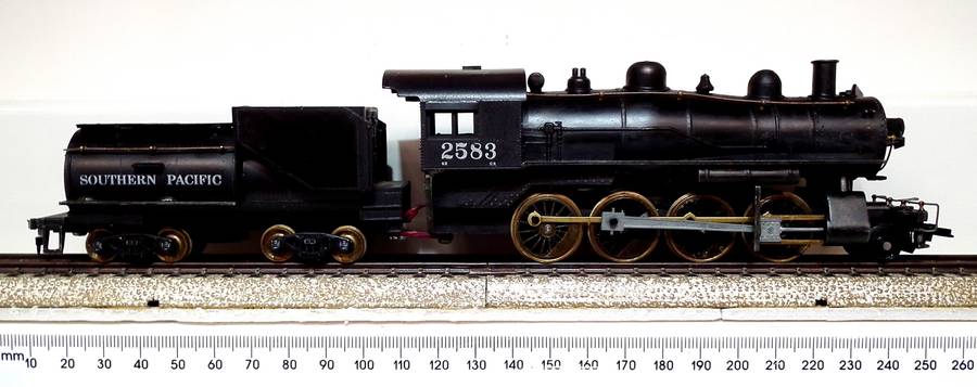 STEAM LOCO HO: Unbranded Vintage 2-8-0 American SP Steam Loco in Fair Running Condition.