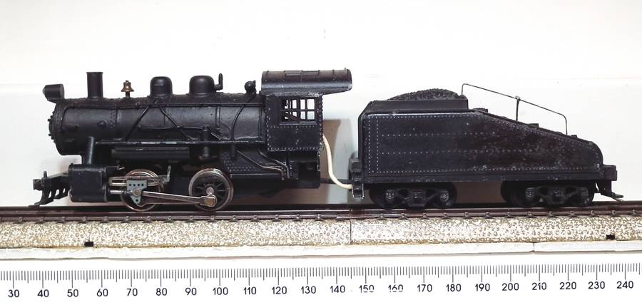 MANTUA HO:  Vintage All Metal 0-4-0 American  Steam Loco in Fair Running Condition.(USA)