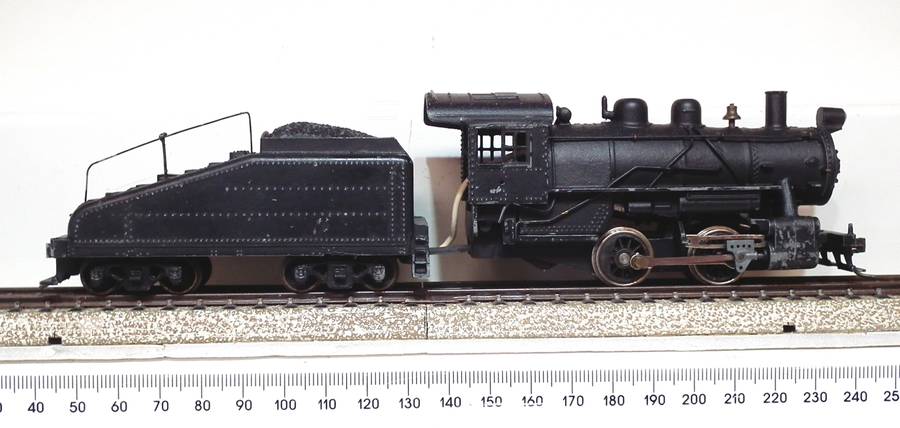 MANTUA HO:  Vintage All Metal 0-4-0 American  Steam Loco in Fair Running Condition.(USA)