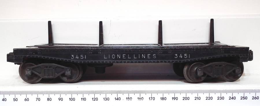 LIONEL O:  Vintage "LIONELLINES" Auto Unload Flat Bed Car in Fair Used, Un-Boxed condition(USA)