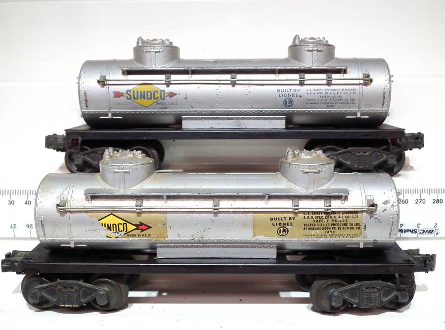 LIONEL O: Pots-War "SUNOCO GAS" 6000 Gal Tanker Cars in Fair Used condition(USA)
