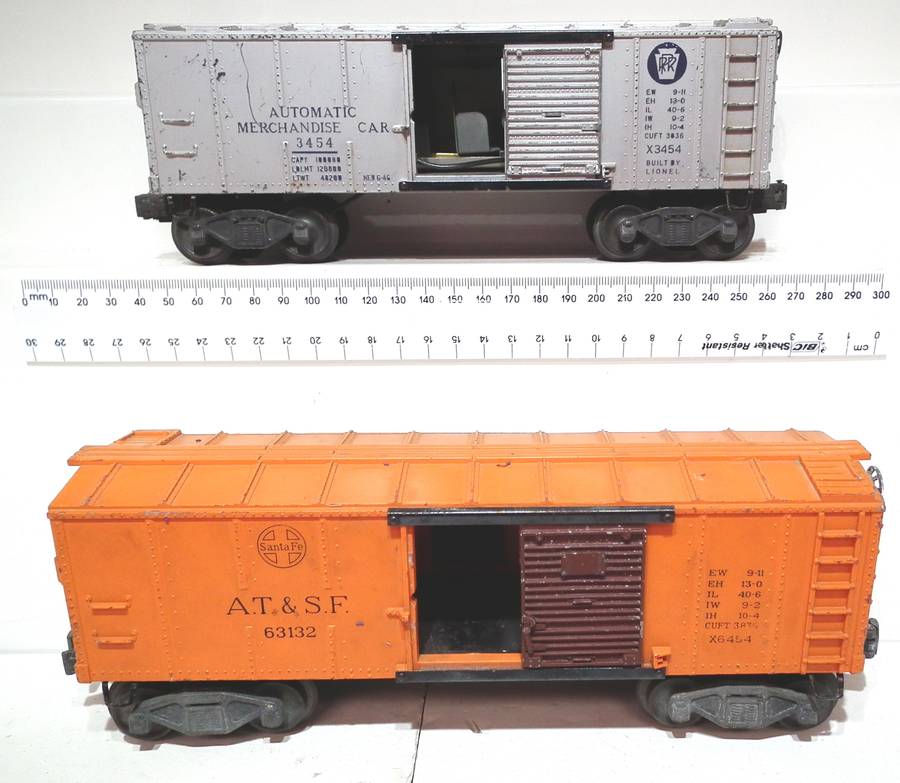 LIONEL O: Pots-War Auto Merchant Car+SF Freight Car in Fair Used condition(USA)