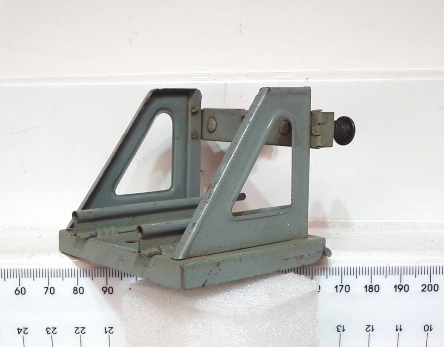 HORNBY O: Vintage English Tin Metal Buffer Stop in Fair Un-Boxed condition(England)