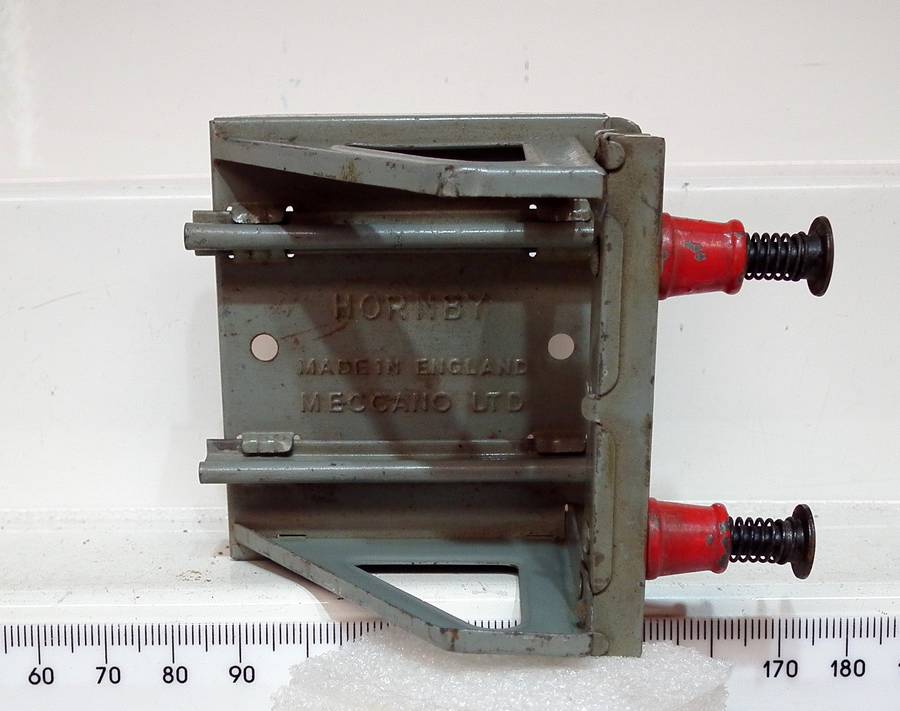 HORNBY O: Vintage English Tin Metal Buffer Stop in Fair Un-Boxed condition(England)