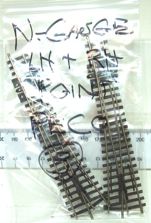 PECO N: These Nickel Silver Points LH + RH are up for Auction in GOOD Used Condition.(England)