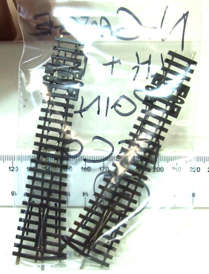 PECO N: These Nickel Silver Points LH + RH are up for Auction in GOOD Used Condition.(England)