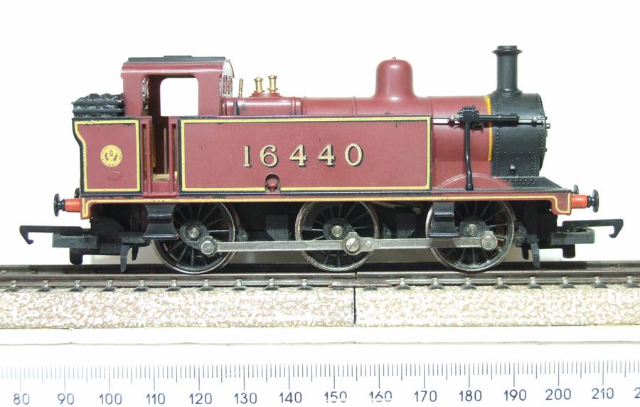 HORNBY OO: Vintage 0-6-0 Tank Steam Locomotive(16440) in Very Good Running Condition.(England)