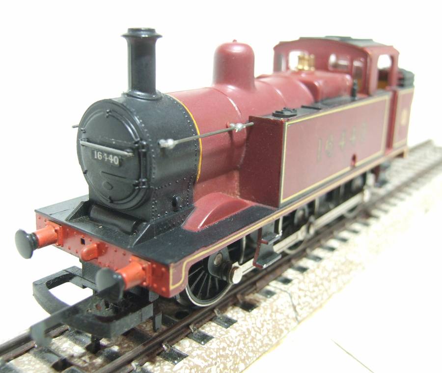 HORNBY OO: Vintage 0-6-0 Tank Steam Locomotive(16440) in Very Good Running Condition.(England)