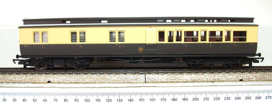 HORNBY OO: Vintage GWR Guards/Baggage Car in Good Un-Boxed condition(England)