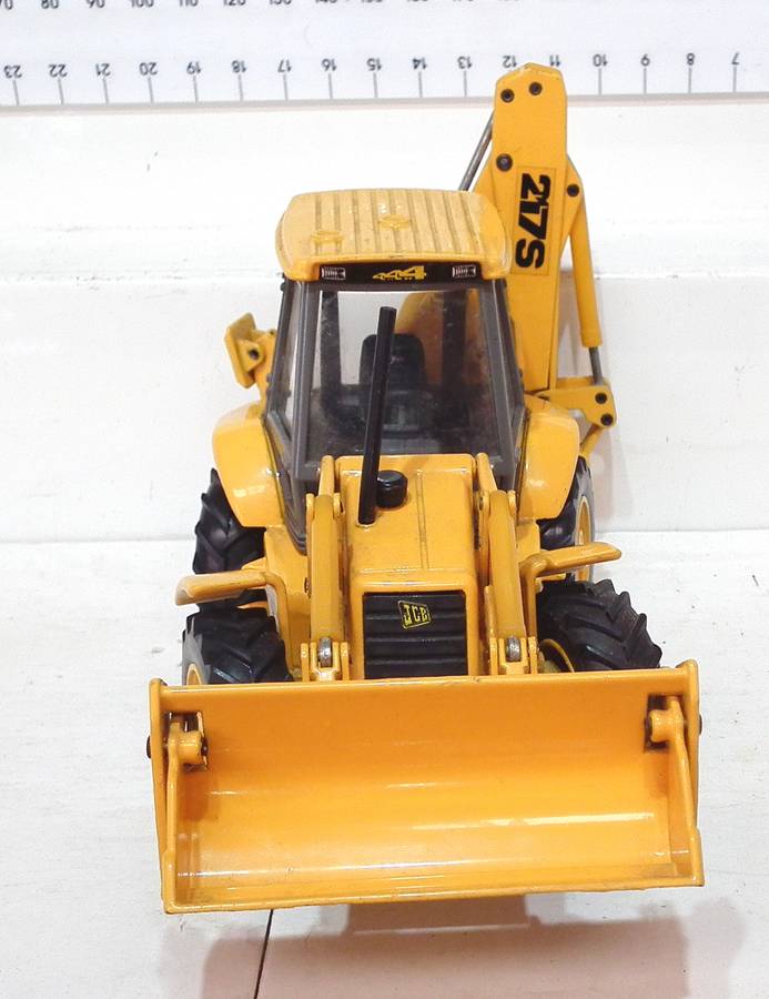 JADJ 1:35: Detailed  JCB 217S Digger Loader in Good Un-Boxed Used Condition.