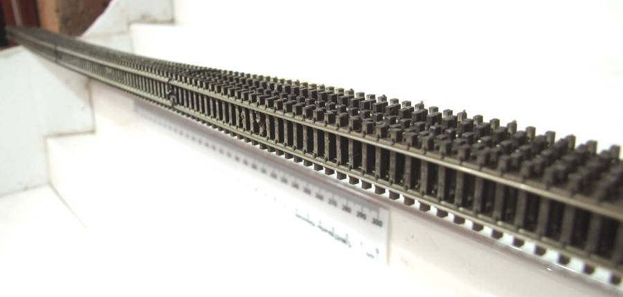 PECO N: This 6pc Nickel Silver Flex Track is in Fair Used Condition.(England)