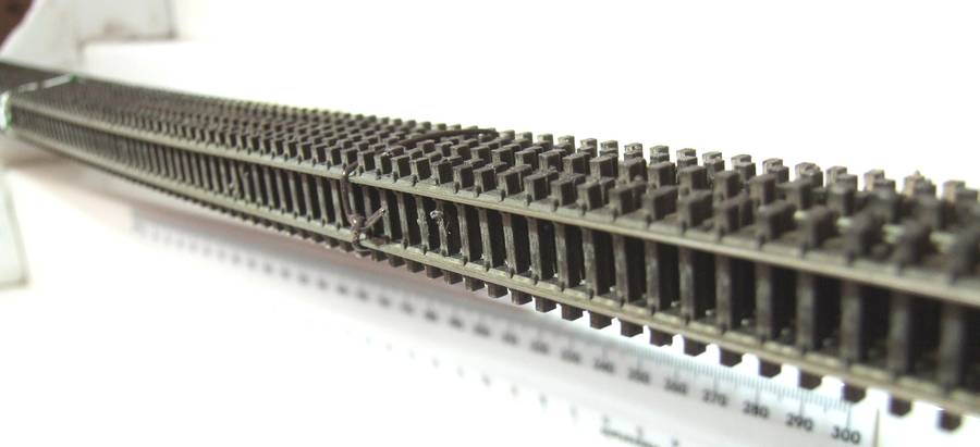 PECO N: This 7pc 600mm Long Nickel Silver Flex Track is in Fair Used Condition.(England)