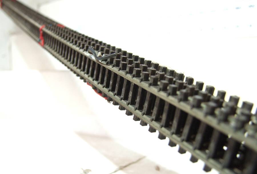 PECO N: This 5pc 480mm Long Nickel Silver Flex Track is in Fair Used Condition.(England)