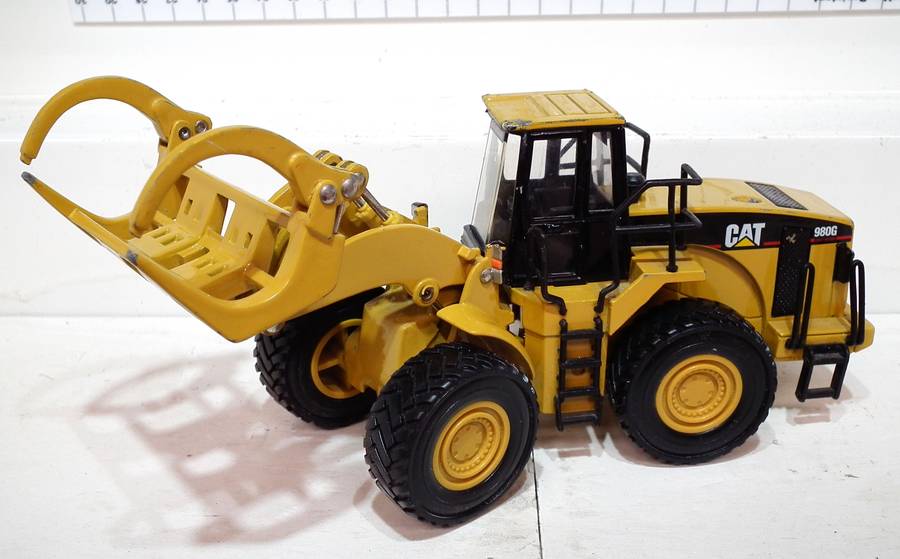 NORSCOT : Detailed  CAT 980G Log Loader in Good Un-Boxed Used Condition.