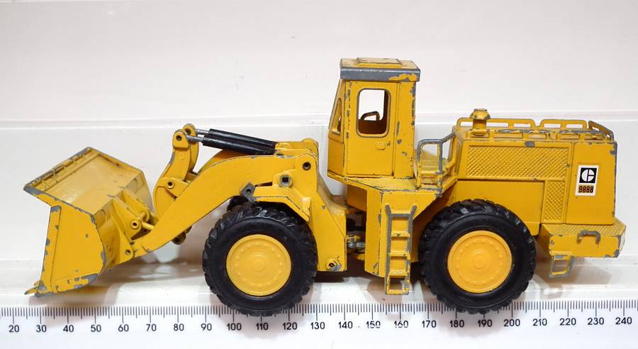 NZG 1:50 : Detailed  9888 Frontend Loader in Fair, Un-Boxed Used Condition.