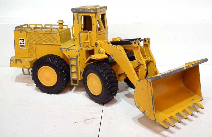 NZG 1:50 : Detailed  9888 Frontend Loader in Fair, Un-Boxed Used Condition.