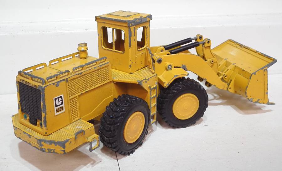 NZG 1:50 : Detailed  9888 Frontend Loader in Fair, Un-Boxed Used Condition.