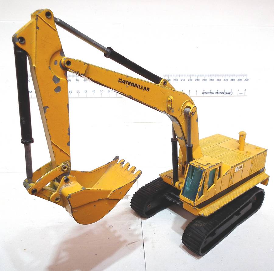 NZG 1:50 : Detailed  CAT 245 Digger Loader in Fair, Un-Boxed Used Condition.(GR)
